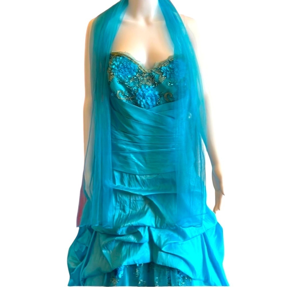 Cinderella divine gown. - Picture 2 of 9